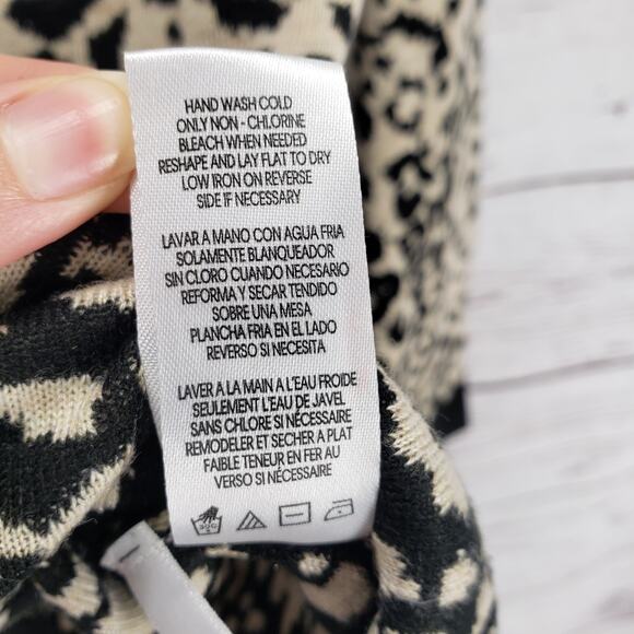 Calvin Klein Women's Animal Print Mock Neck Sweater Size Medium - Picture 10 of 10